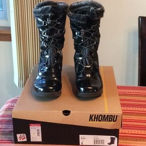Khombu Black Size 8 Boots—Smoke free home